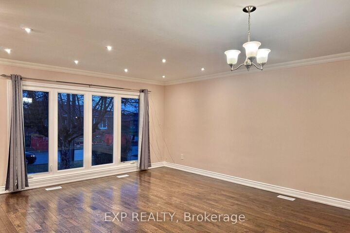 Property Photo:  69 Hollyhedge Drive  ON M1J 1X4 