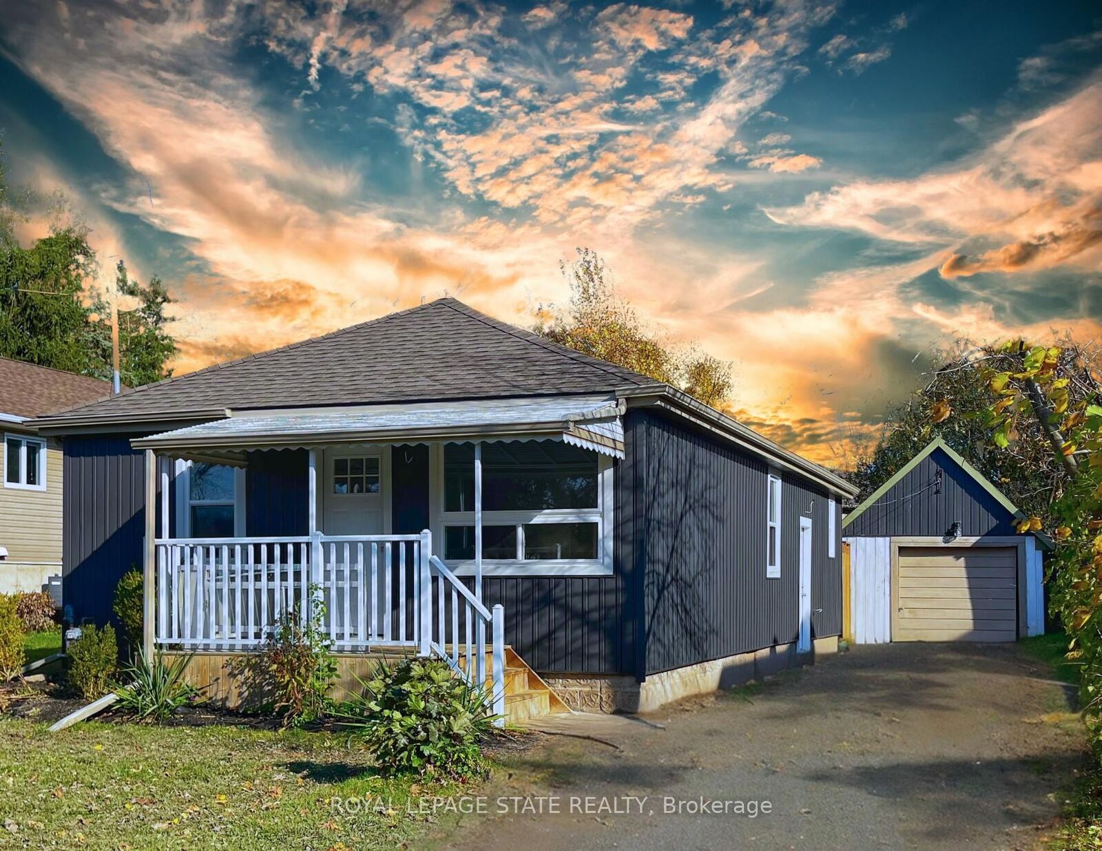 Property Photo: 6316 Montrose Road ON L2H 1L6
