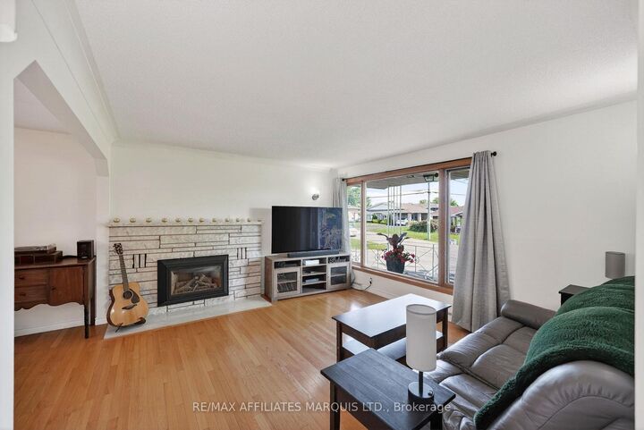 Property Photo:  2706 Ross Avenue  ON K6K 1E5 