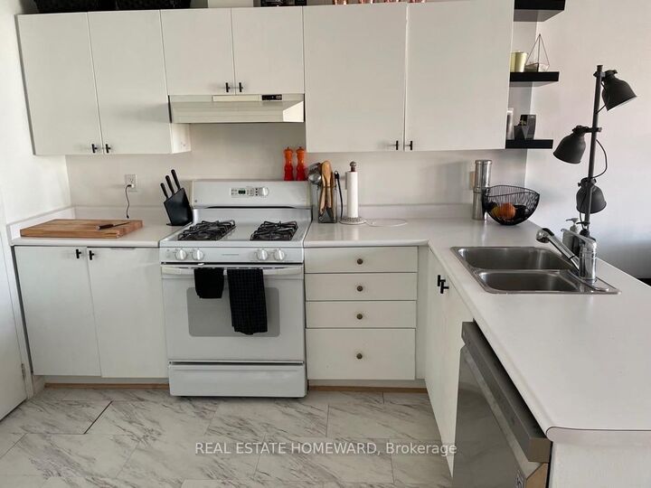 Property Photo:  500 Richmond Street W Ph26  ON M5V 3N4 