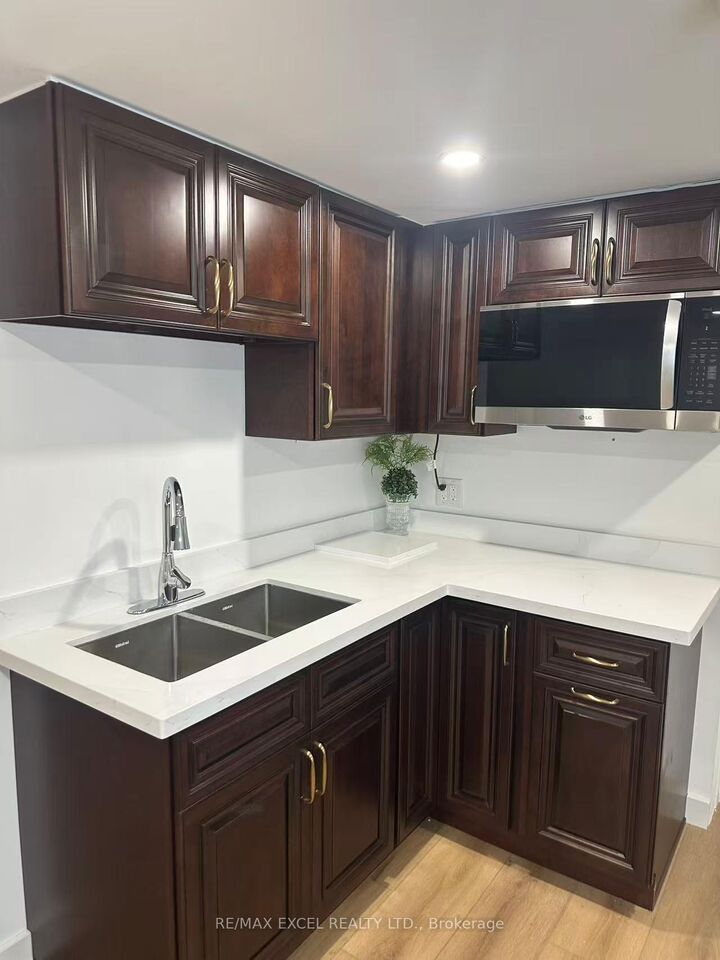 Property Photo:  5 Union Street  ON L3R 2H4 
