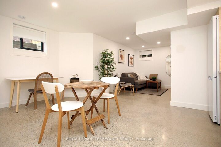 Property Photo:  354 Main Street Bsmt  ON M4C 4X7 