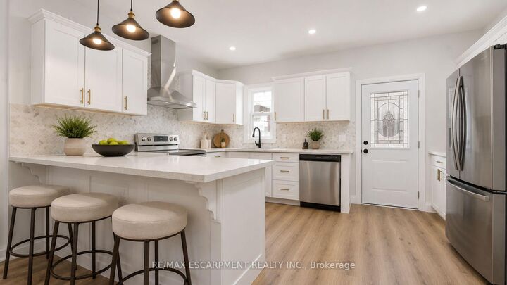 Property Photo:  53 1/2 Kinrade Avenue  ON L8L 6L5 