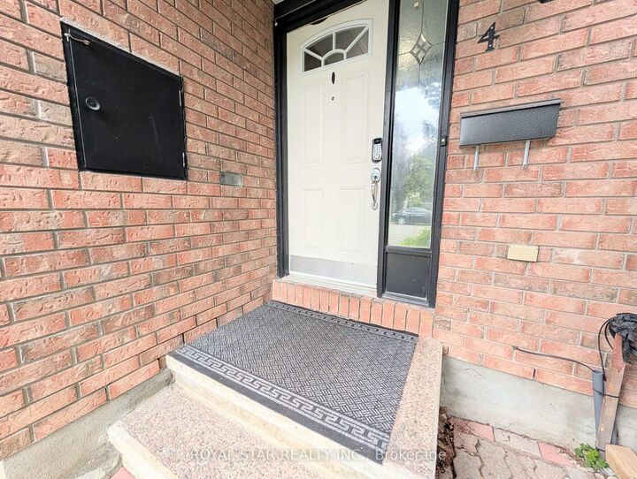 Property Photo:  4 Alfa Street  ON K2J 3S5 