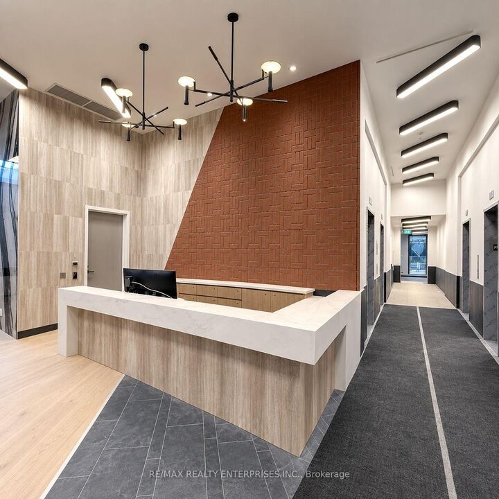 Property Photo:  35 Parliament Street 2405  ON M5A 0Z5 