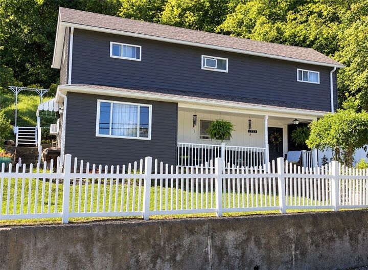 Property Photo: 1722 Blythedale Rd PA 15018