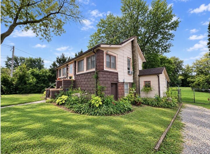 Property Photo: 911 Stuart Street MI 48429