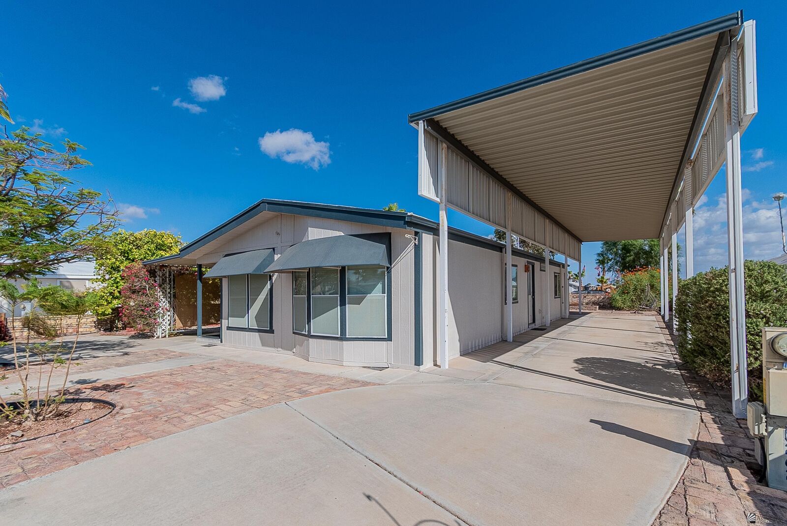 Property Photo: 13262 E 50 St AZ 85367