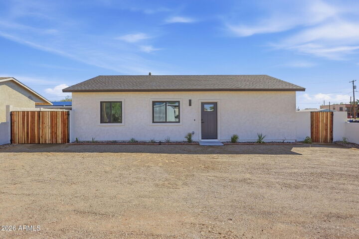 Property Photo:  1932 W Gregory Street  AZ 85120 