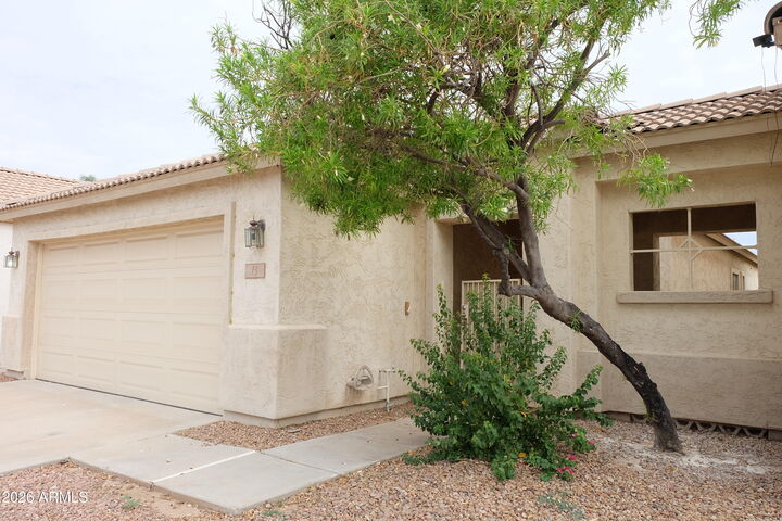 Property Photo: 13 S Laveen Place AZ 85226