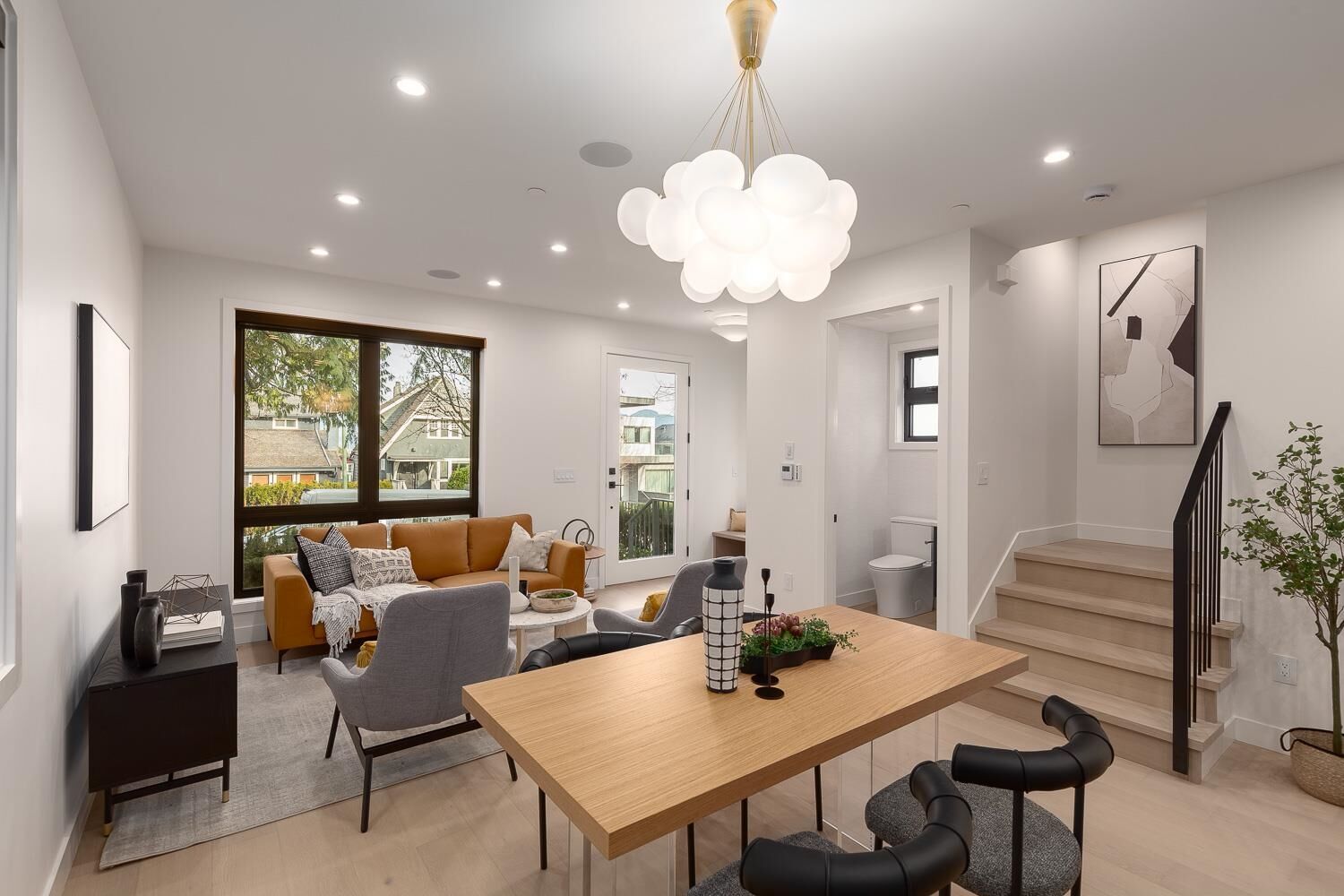 Property Photo:  3858 W 13th Avenue 1  BC V6R 2S8 