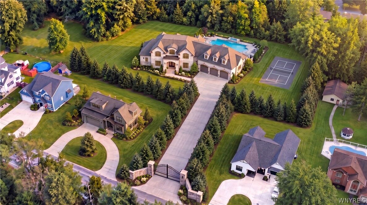 Property Photo:  805 Casey Road  NY 14051 