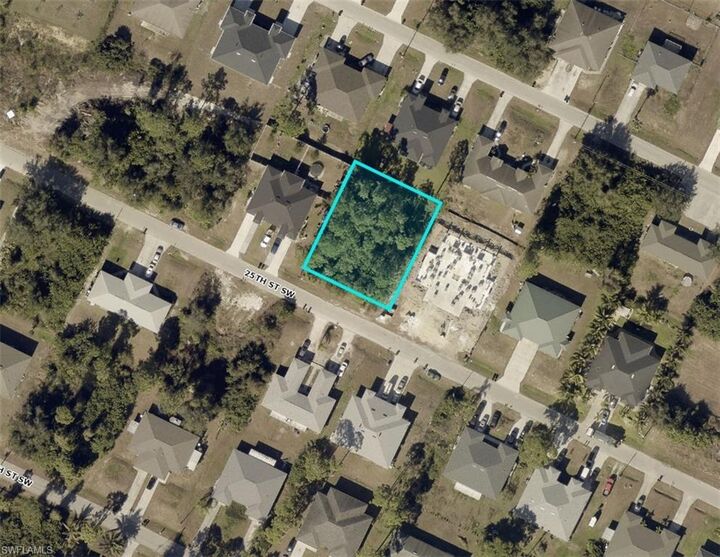 Property Photo:  4640-4642 25th St SW  FL 33973 