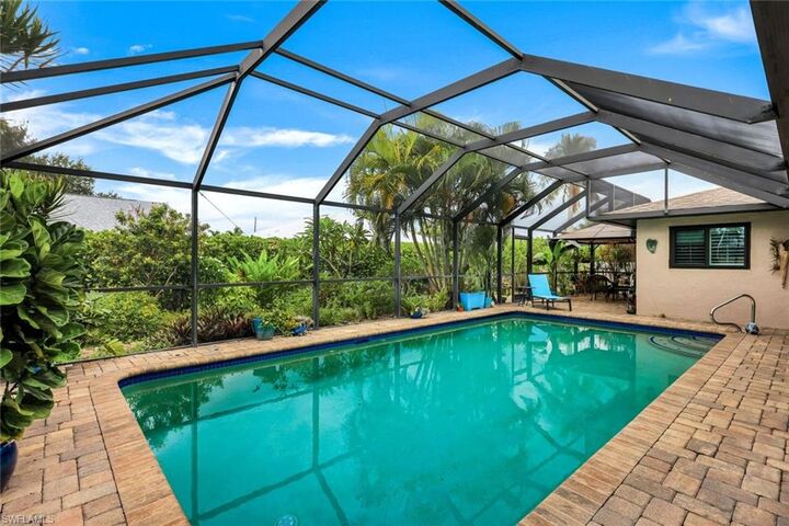 Property Photo: 2133 SW 40th Ter FL 33914