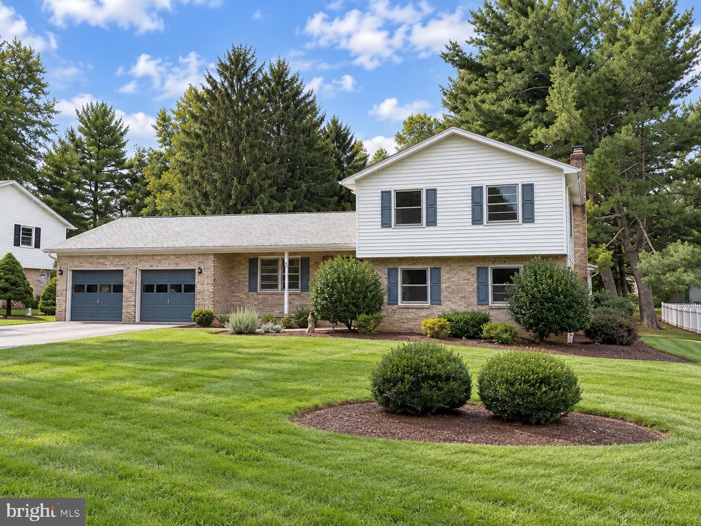 Property Photo: 6903 Greenvale Court MD 21702