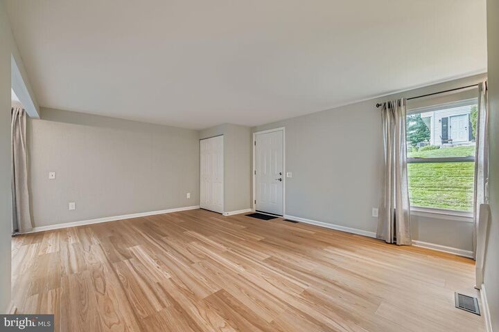 Property Photo:  