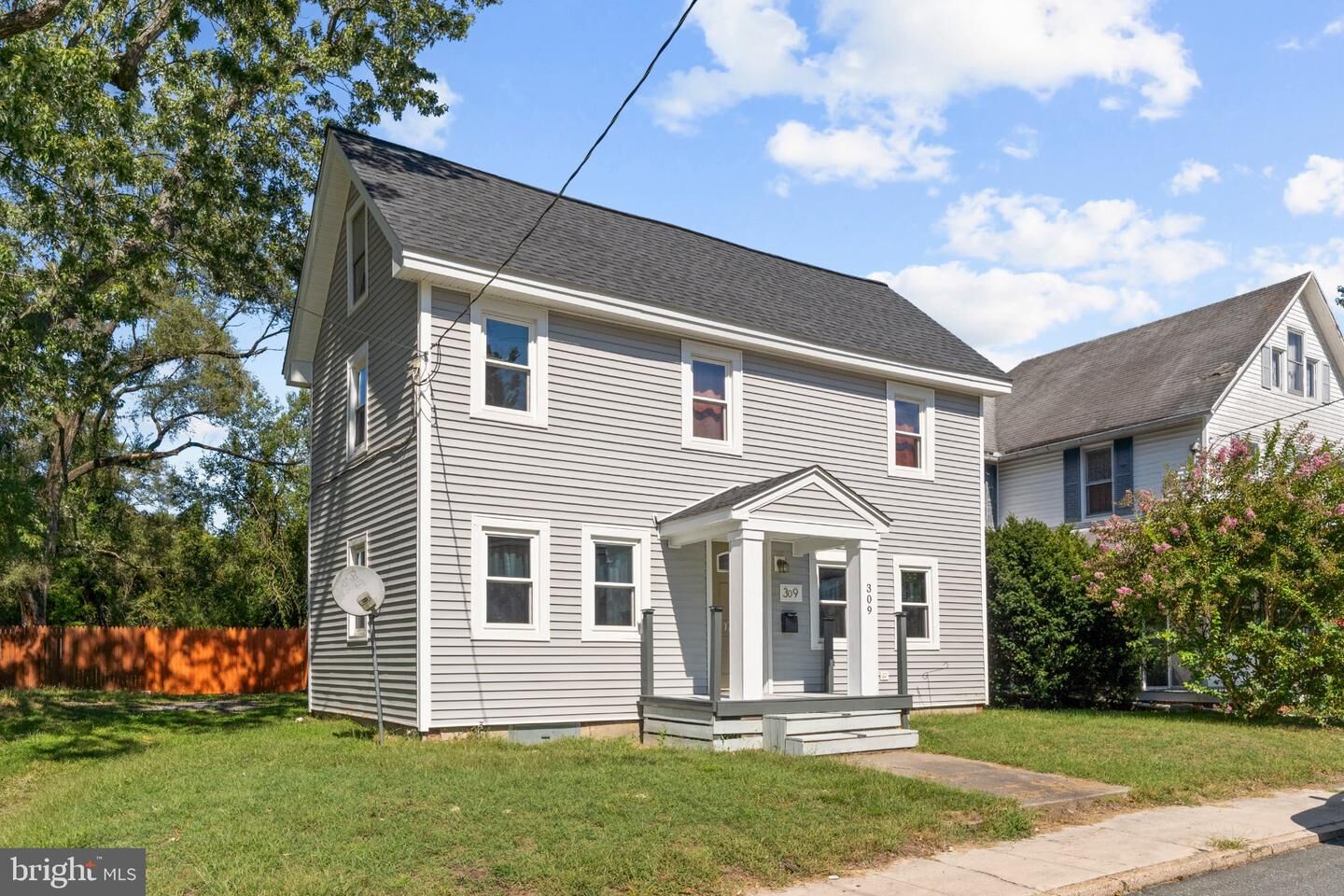 Property Photo:  309 E 6th Street  DE 19956 