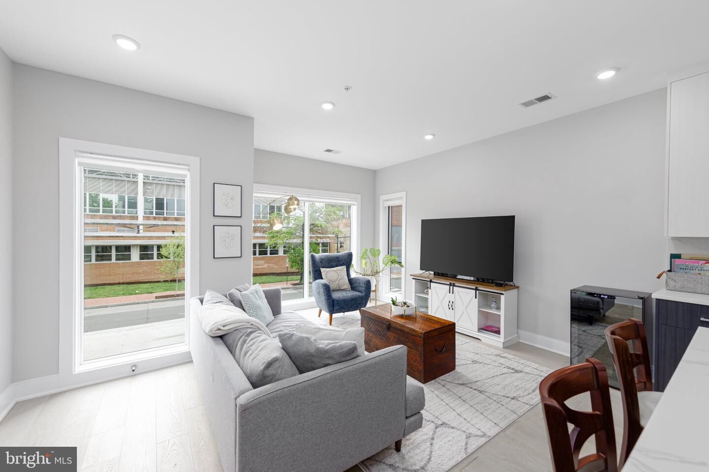 Property Photo:  2812 Georgia Avenue NW 5  DC 20001 