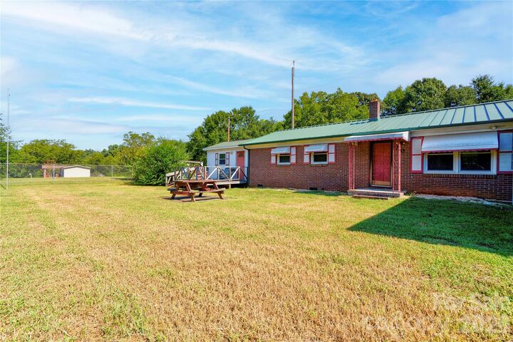 Property Photo:  720 Levi Street  NC 28152 