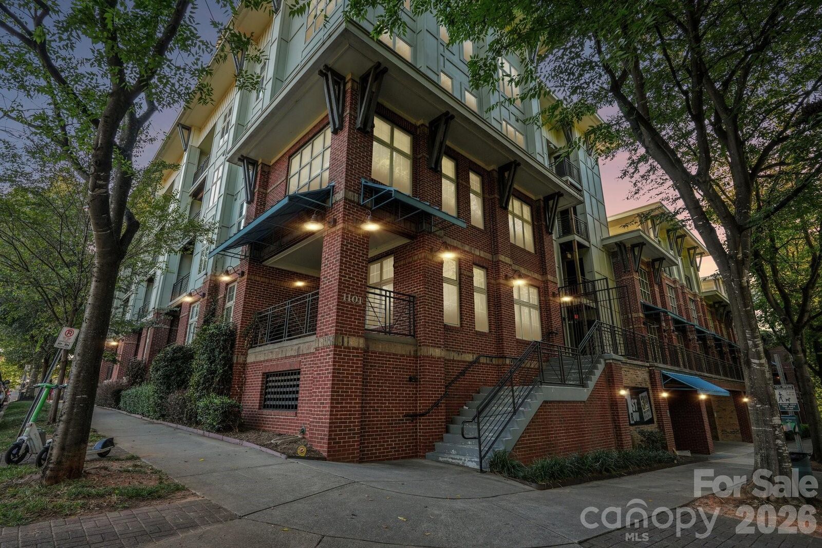 Property Photo: 1101 W 1st Street 301 NC 28202