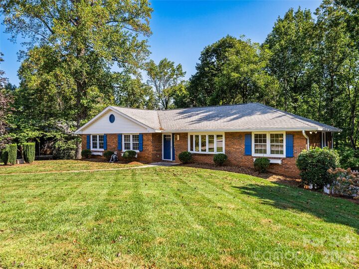 Property Photo:  531 Bluebird Ridge  NC 28804 