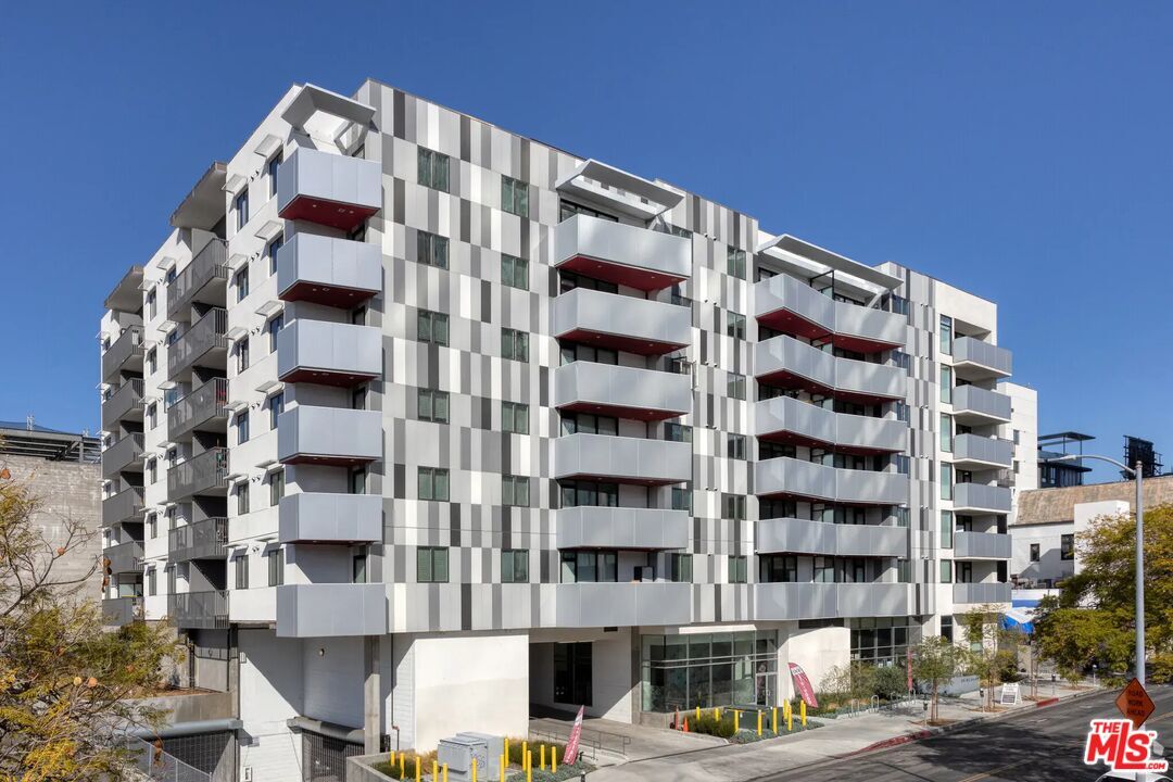 Property Photo: 3640 Wilshire Blvd, Unit 619 CA 90010