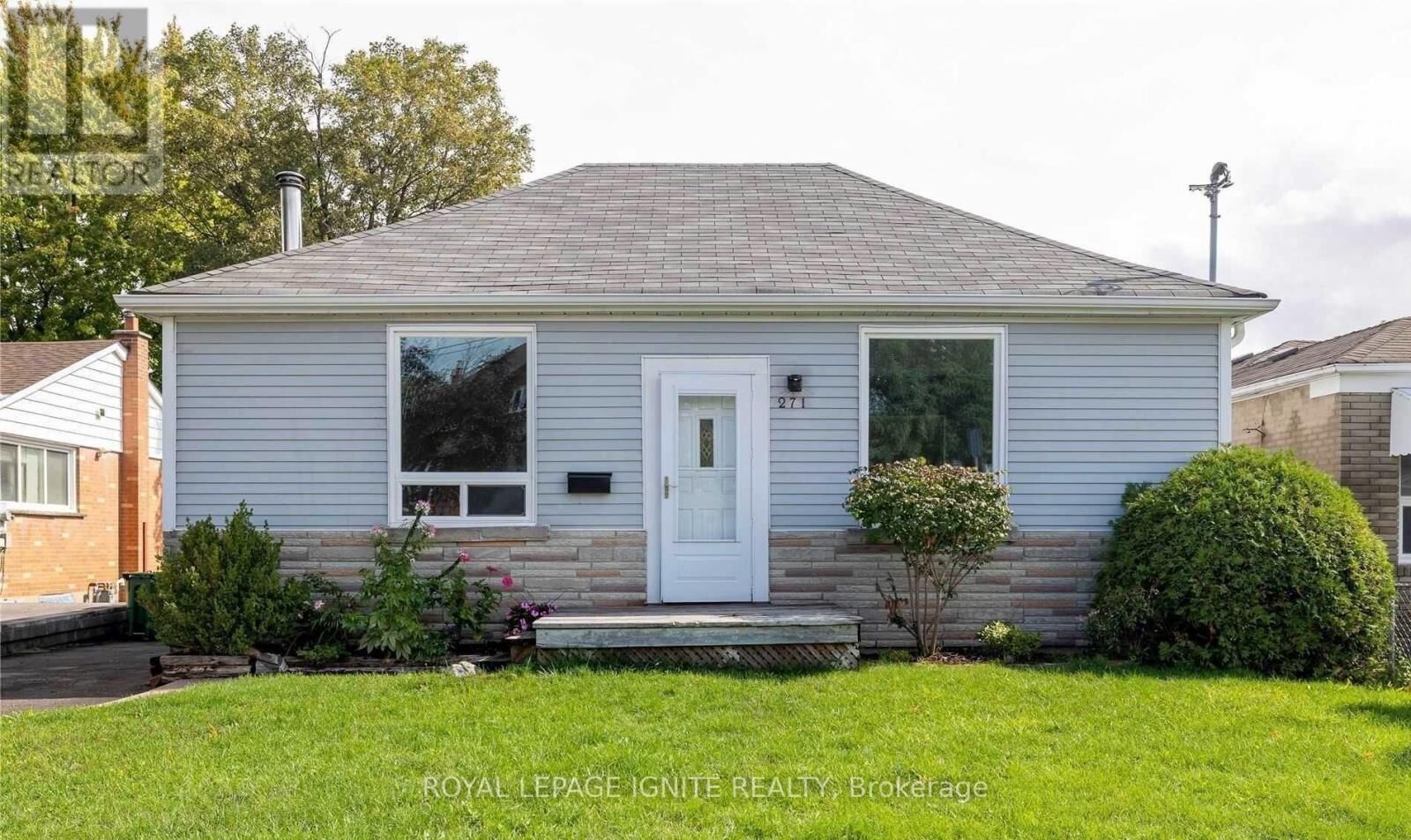 Property Photo:  271 Conlins Road  ON M1C 1C4 