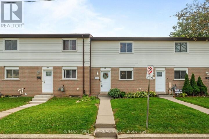 Property Photo:  379 Darling Street 19  ON N3S 7G4 