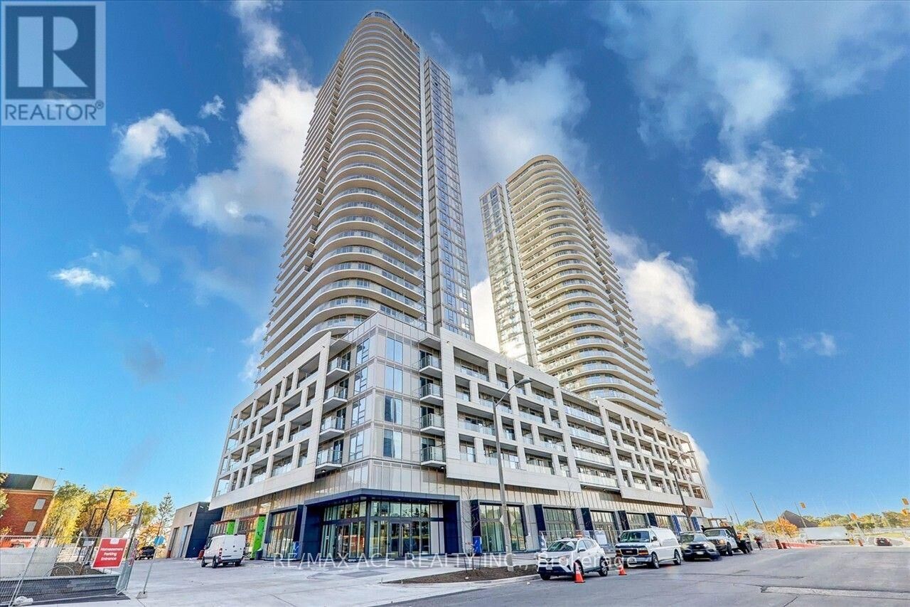 Property Photo: 2033 Kennedy Road 3711 ON M1T 0B9