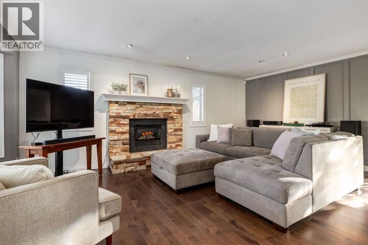 Property Photo:  505 Edgebank Place Northwest  AB T3A 4V6 