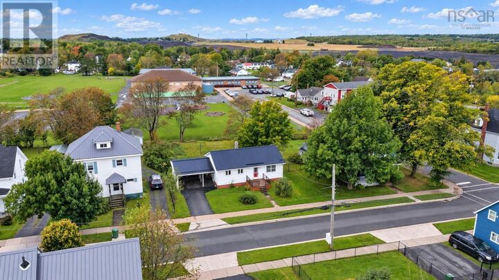 Property Photo:  110 Park Street  NS B0K 1S0 