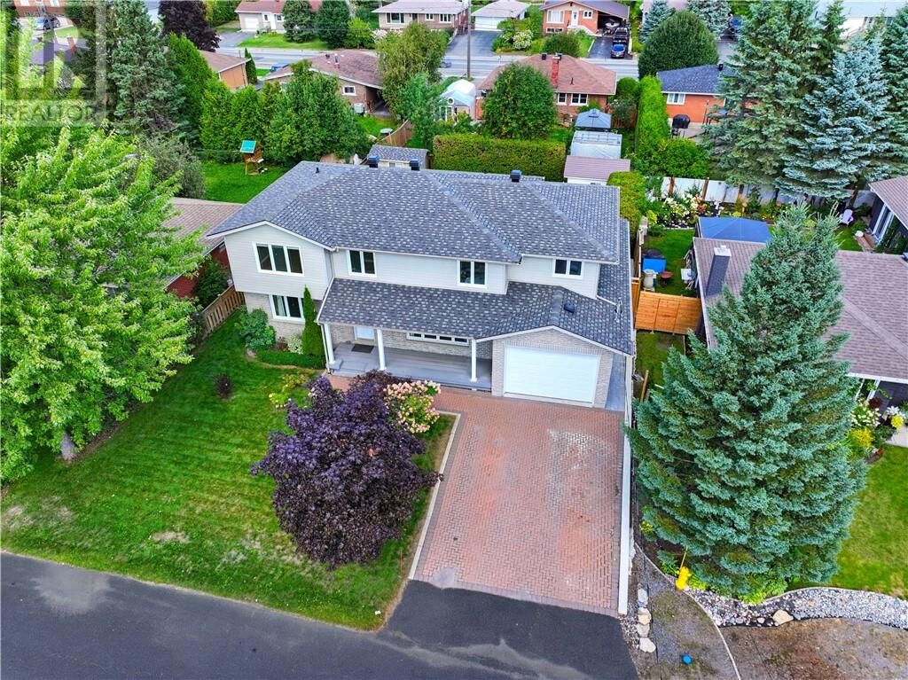 Property Photo:  176 Cranbrook  ON P3E 2N3 