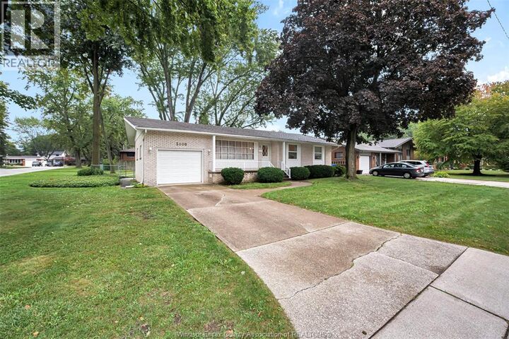 Property Photo:  5800 Cabot Avenue  ON N9H 1M1 