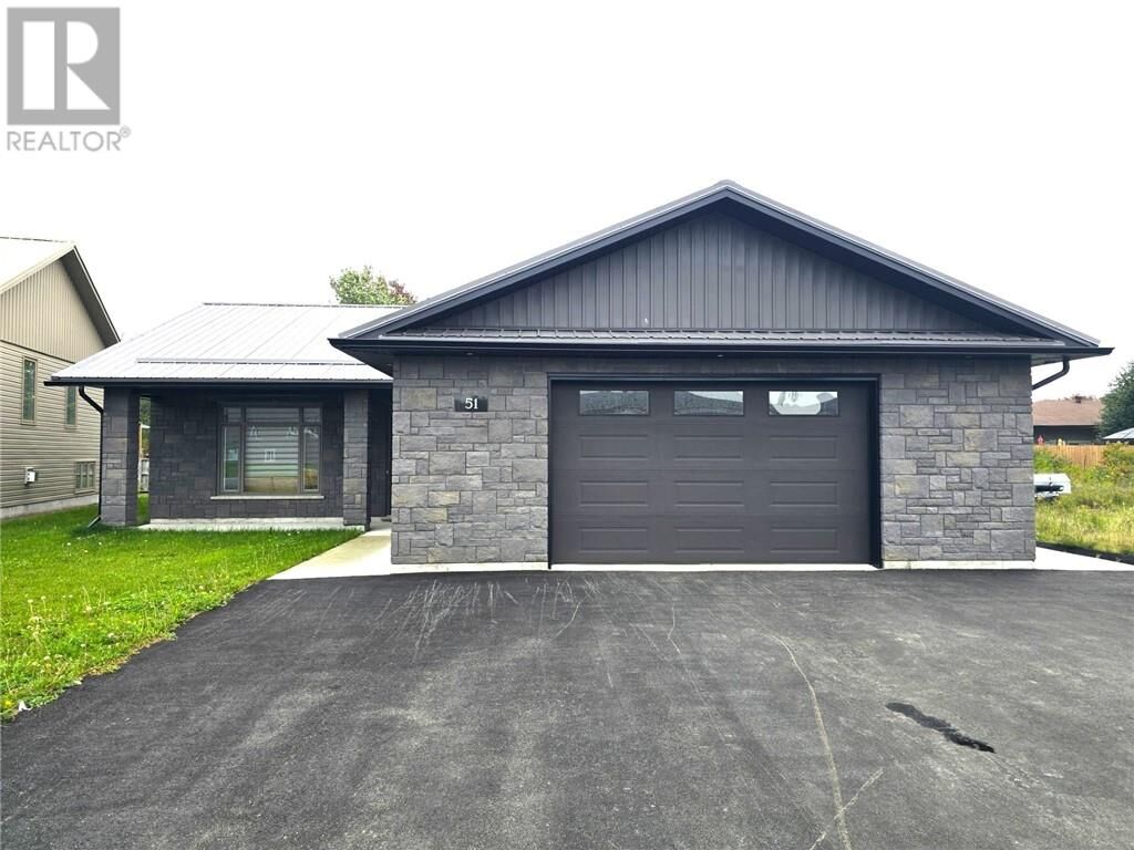 Property Photo:  51 Oak St  ON P0M 1H0 