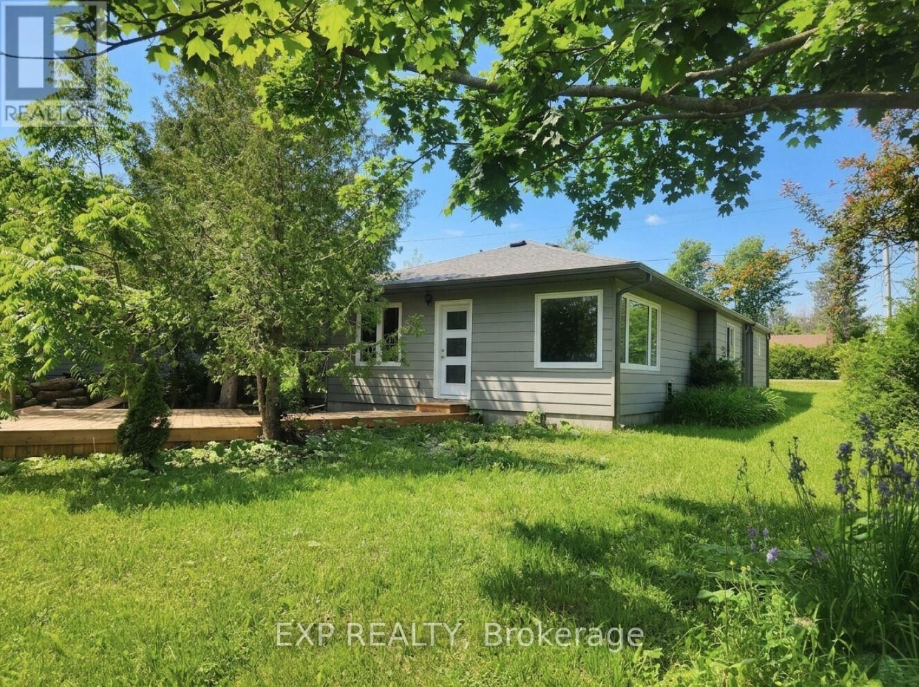 Property Photo: 71 Lakeshore Road East ON L0L 2E0