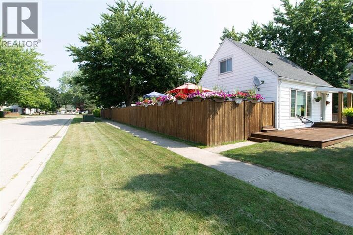 Property Photo: 138 Cedar Crescent ON N7T 4J5