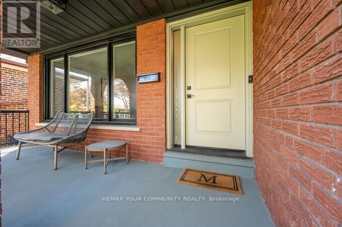 Property Photo:  19 Hamer Boulevard  ON M9R 4A8 
