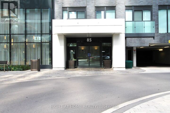 Property Photo:  85 Oneida Crescent 907  ON L4B 0H4 