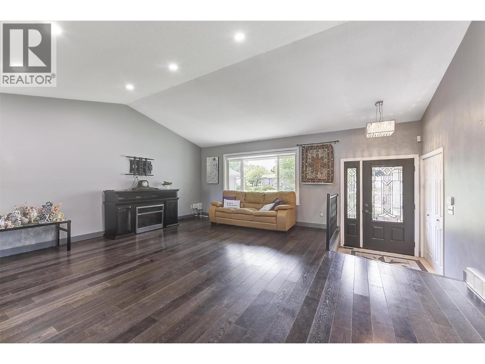 Property Photo:  1852 Crossglen Court  BC V1V 1S4 