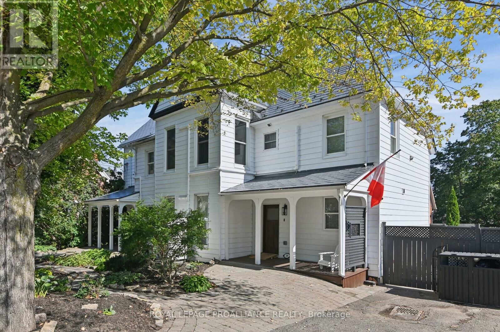Property Photo:  21 Pine Street  ON K6V 1E9 