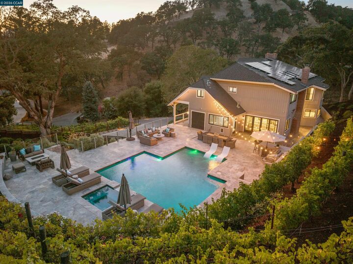 Property Photo: 330 Twin Peaks Ln CA 94507