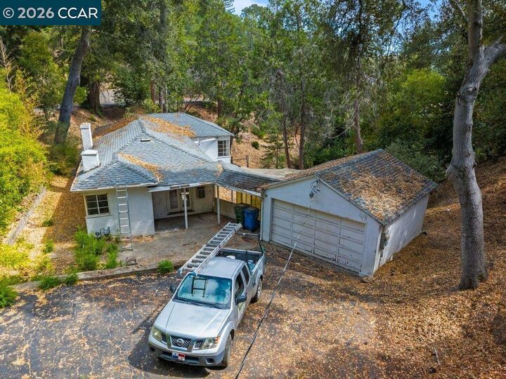 Property Photo: 34 La Campana Rd CA 94563