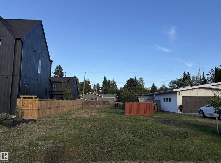 Property Photo:  9131 141 Street NW  AB T5R 0L5 