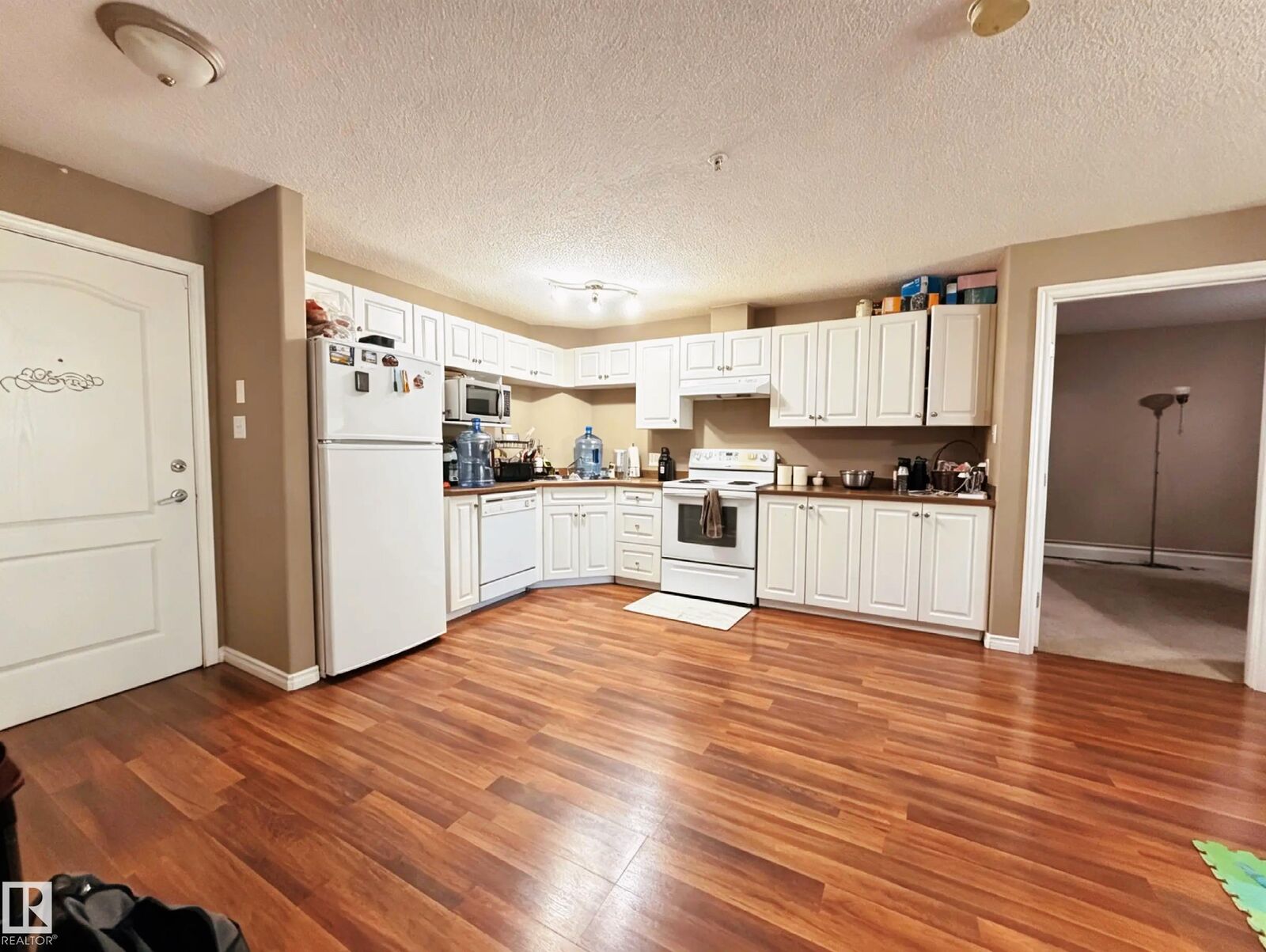 Property Photo:  #118 111 Edwards Dr SW  AB T6X 0C4 