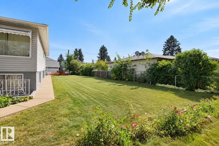 Property Photo:  10337 80 Street NW  AB T6A 3J3 