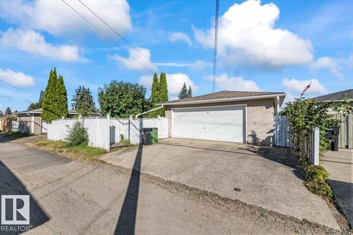 Property Photo:  6003 95 Avenue NW  AB T6B 1A4 