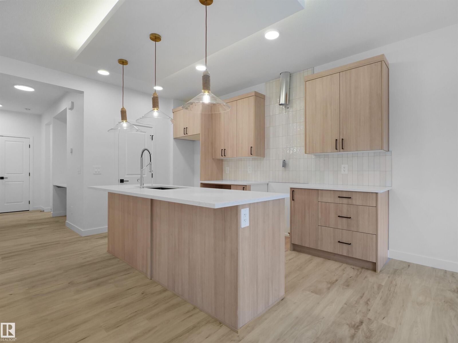 Property Photo:  2220 Crossbill Link NW  AB T5S 0Y6 
