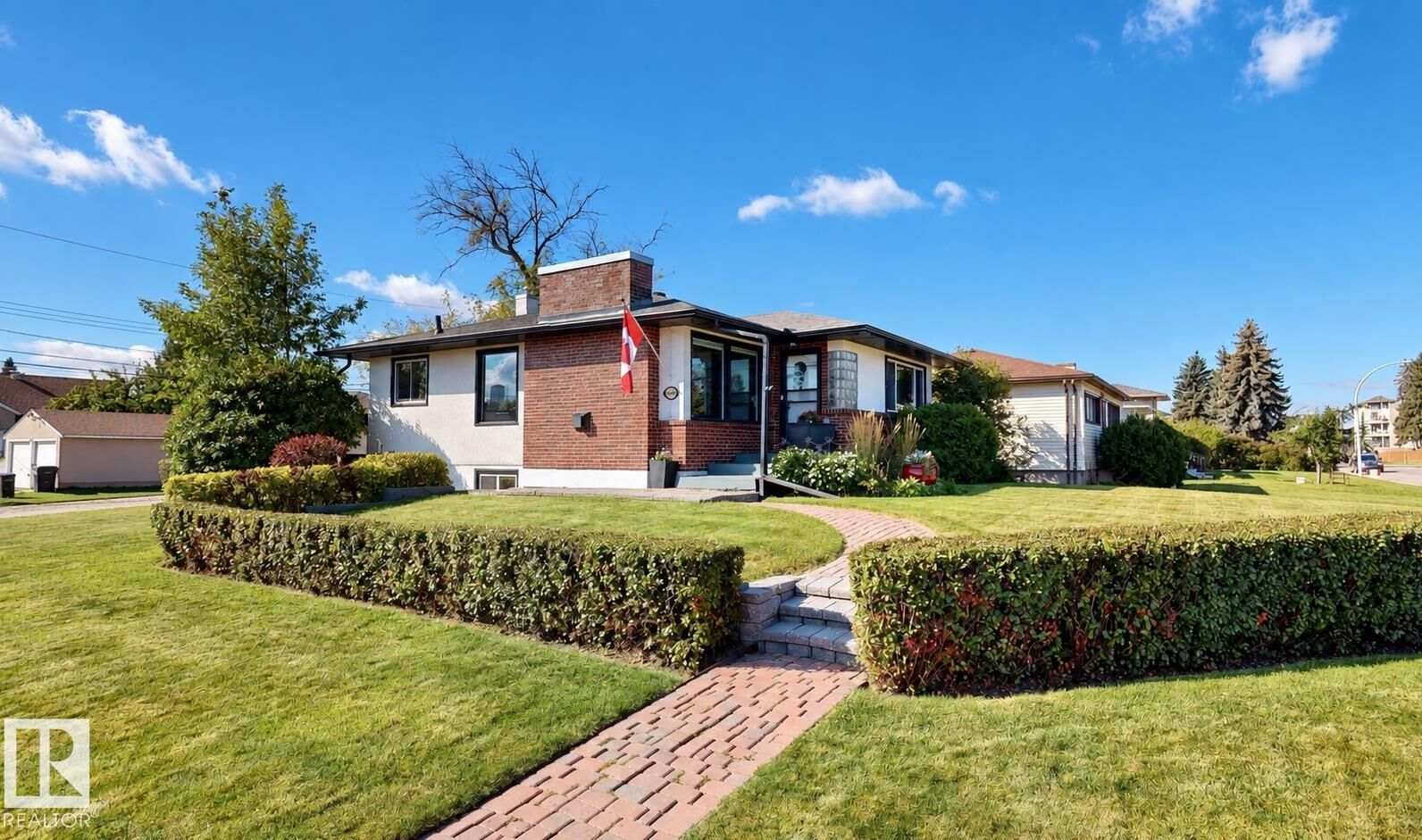 Property Photo:  11403 112 Avenue NW  AB T5G 0H5 