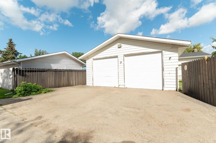 Property Photo: 54 Millgrove Drive AB T7X 2M4