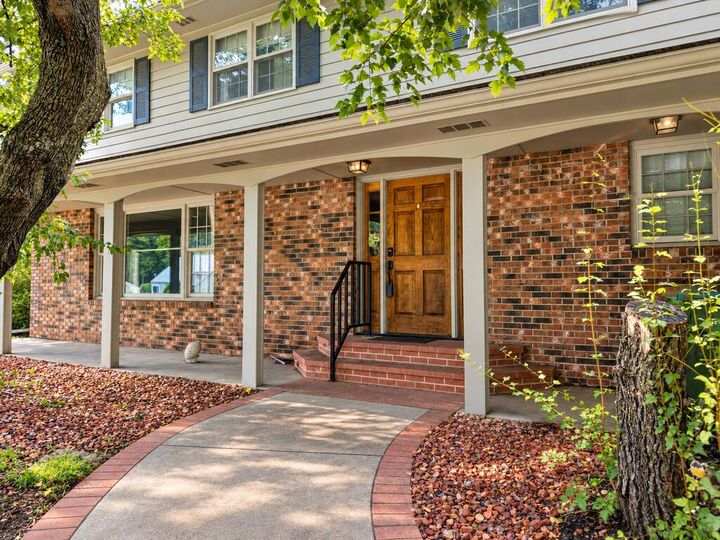 Property Photo:  1717 N 11th St  IA 50501 